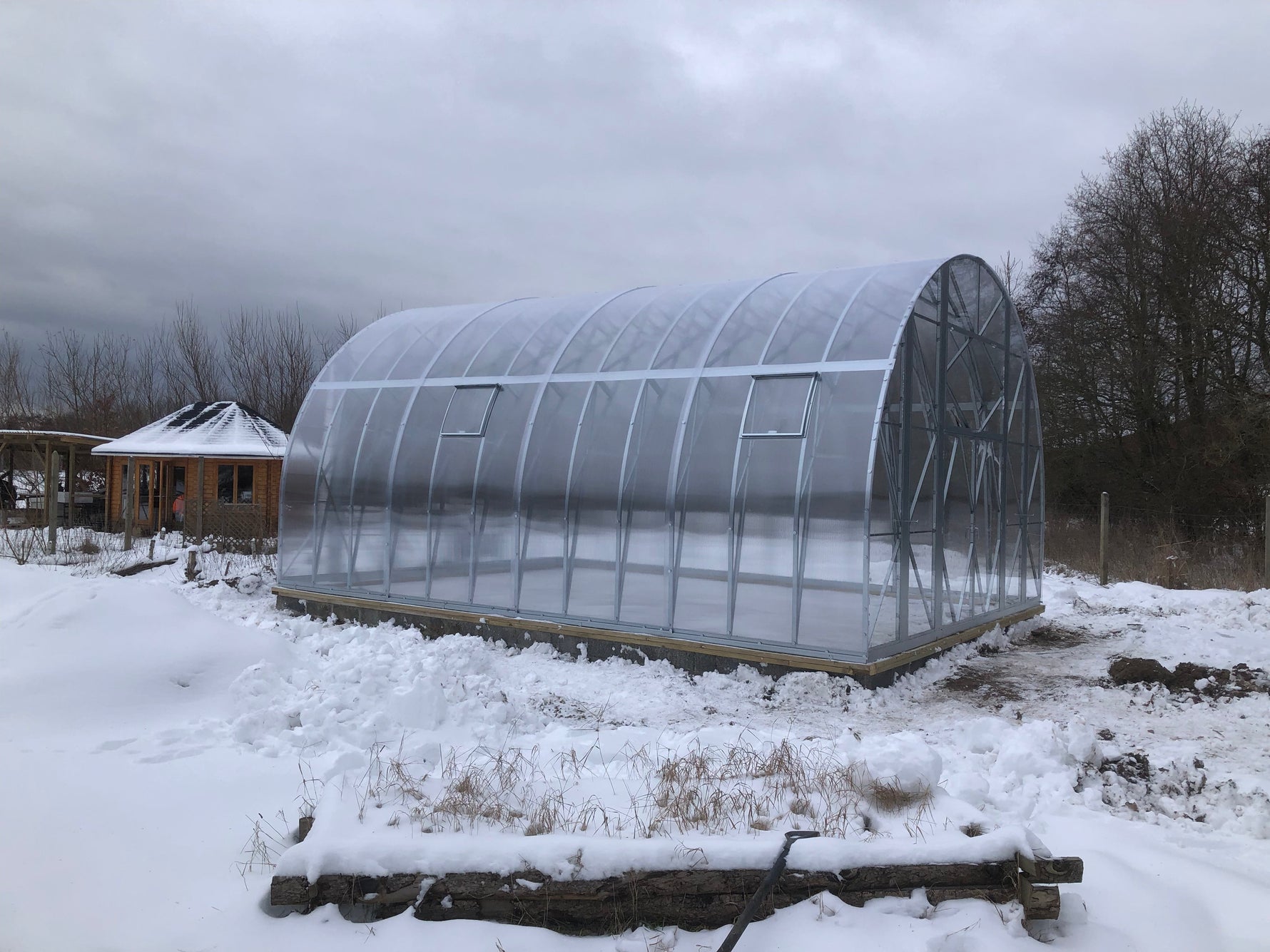 Polarkulden huserer over land....