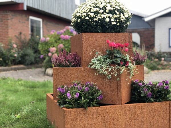 Blomsteropsats i 3 lag Råt- eller galvaniseret stål
