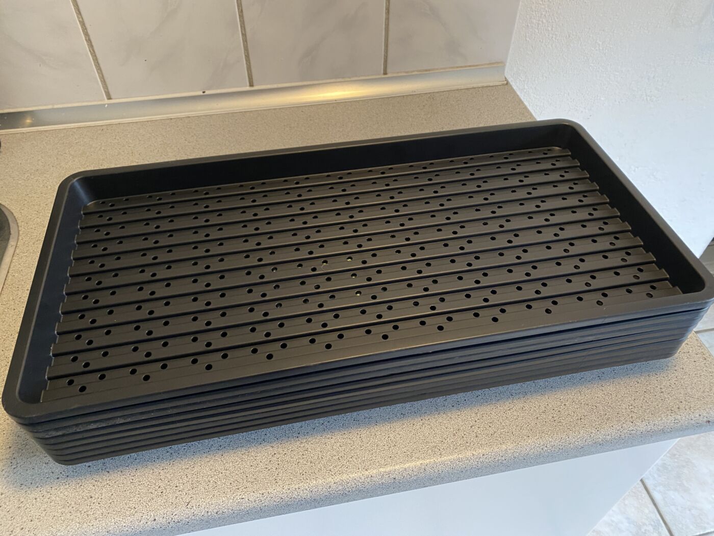 Sort plast bakke 56 x 28 x 3 cm