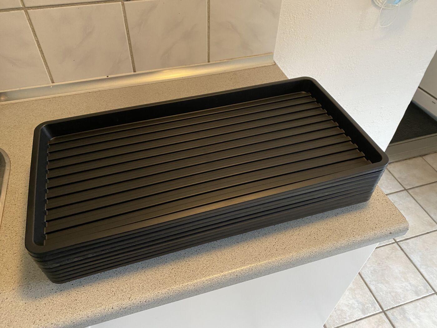 Sort plast bakke 56 x 28 x 3 cm